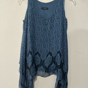 💜 2/$40! Stylish Blue Patterned Sleeveless Blouse